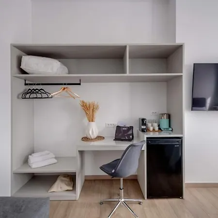 Marion Cozy 埃尔莫波利斯